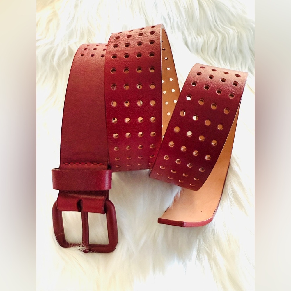 🇨🇦 Brave Leather Collection - Red Monochromatic perforated Leather Belt - Picture 4 of 9